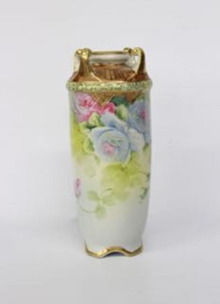 NIPPON HANDPAINTED VASE: HANDPAINTED FLOWER VASE WITH GOLD JEWELING TRIM. 9.5"H X 4"
