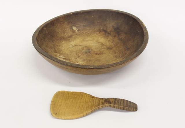 EARLY WOODEN BOWL (1 of 3)