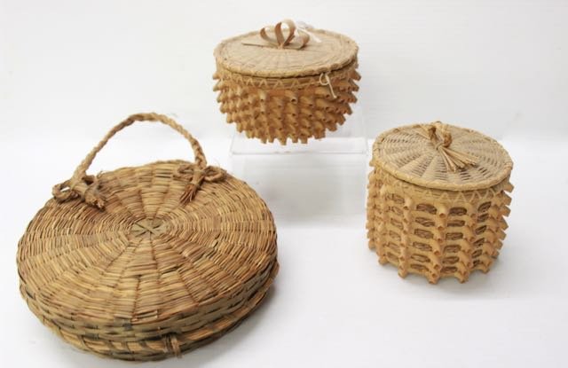 GROUP OF NATIVE AMERICAN BASKETS (1 of 3)