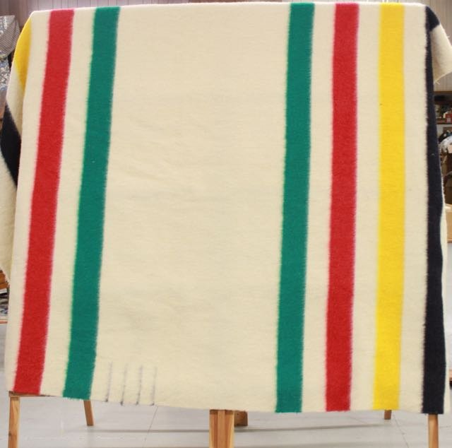HUDSON BAY WOOL BLANKET (1 of 2)
