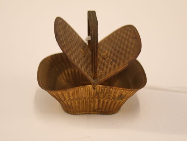 ADV. NEEDLE BASKET (1 of 3)