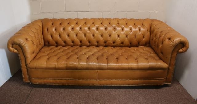 CHESTERFIELD STYLE LEATHER SOFA (1 of 6)