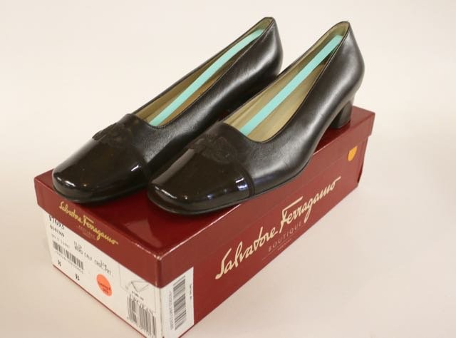 SALVATORE FERRAGAMO: LADIES SIZE 8 (B) - BROWN LEATHER SIZE 8 (B)