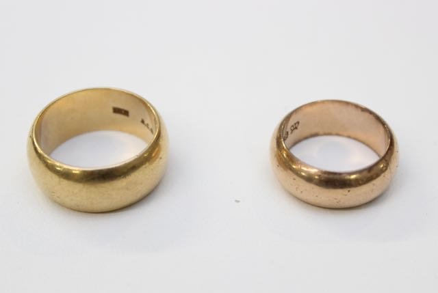 18K GOLD WEDDING BANDS (1 of 5)