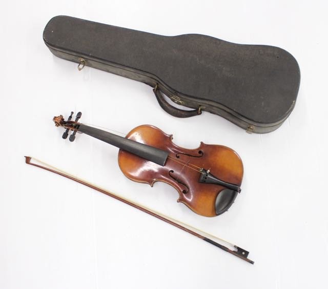 VIOLIN IN CASE (1 of 5)