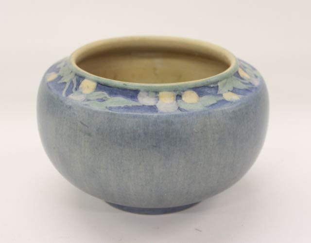 Download NEWCOMB COLLEGE POTTERY VASE