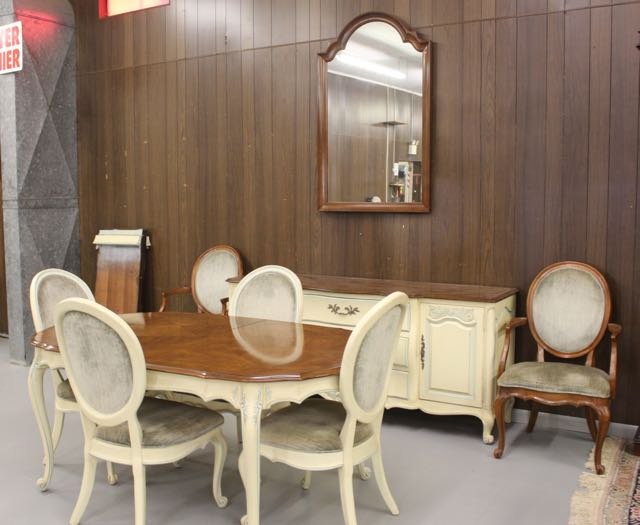 FRENCH PROVINCIAL DINING ROOM SUITE (1 of 6)