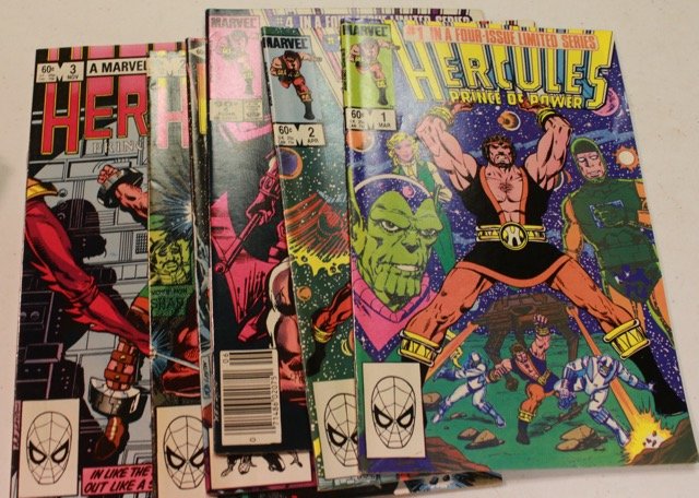 GROUP OF MARVEL COMIC BOOKS (1 of 4)