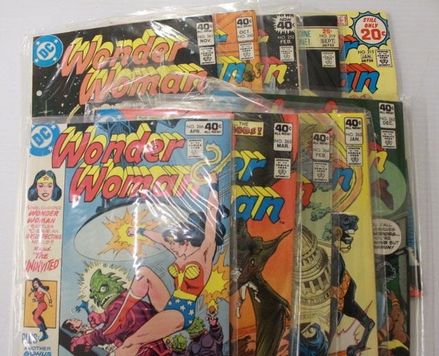 DC COMIC BOOK GROUP (1 of 2)