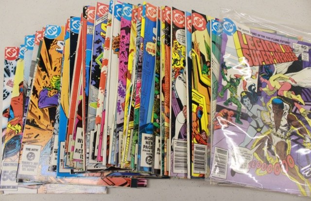 DC COMIC BOOK GROUP (1 of 5)