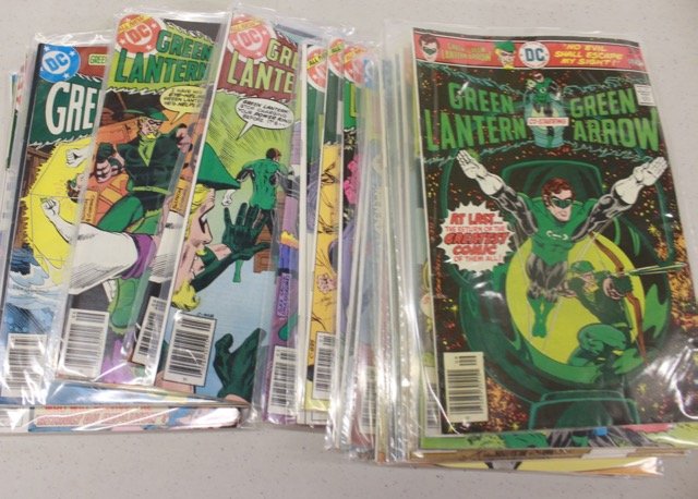 DC COMIC BOOK GROUP (1 of 3)