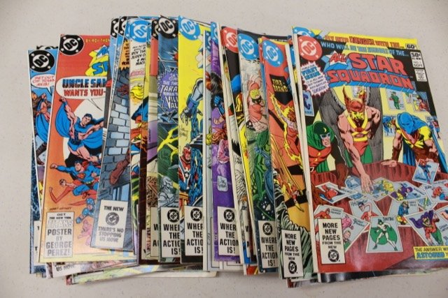 DC COMIC BOOK GROUP (1 of 4)