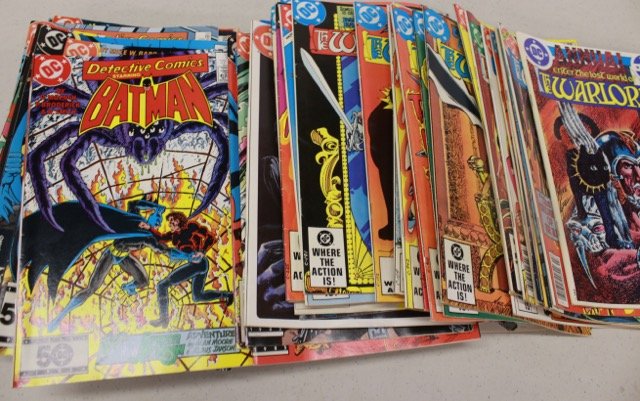 DC COMIC BOOK GROUP (1 of 4)