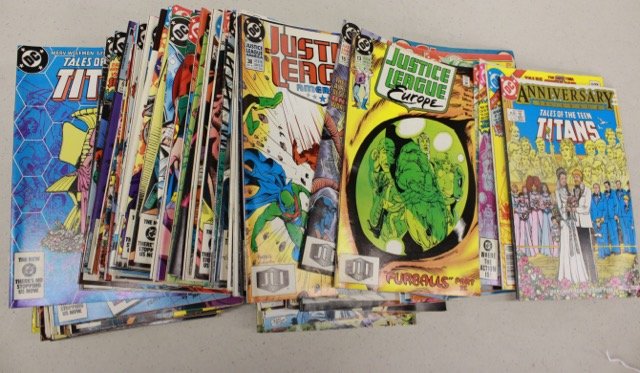 DC & MARVEL COMICS (1 of 6)