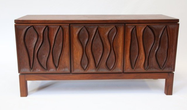 ROBERT WHITLEY LIQUOR CABINET (1 of 5)