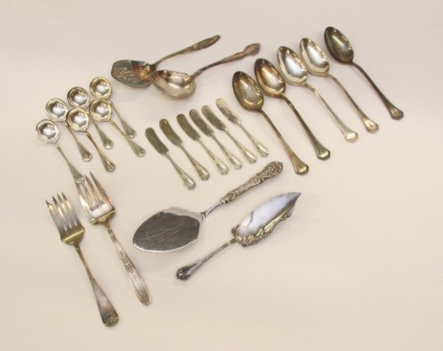 SILVER PLATED SERVING PIECE LOT (1 of 1)