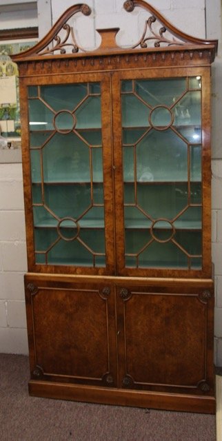 CHIPPENDALE STYLE 4 DOOR CABINET: SMITH & WATSON - FINELY MADE WITH BIRDSEYE MAPLE VENEERS AND FRUITWOOD - 3 SHELVES BEHIND GLASS DOORS 87"x41"X14"