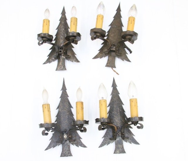GROUP OF WALL SCONCES (1 of 3)