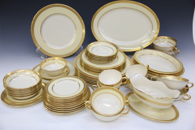 LENOX DISH SET (1 of 4)