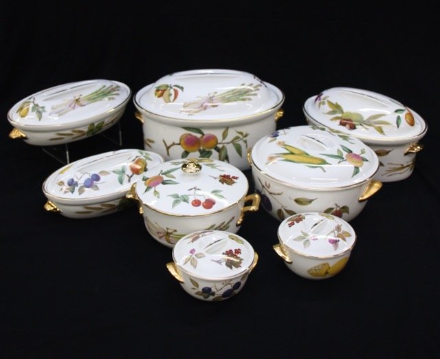ROYAL WORCESTER EVESHAM PATTERN DISH SET (1 of 2)