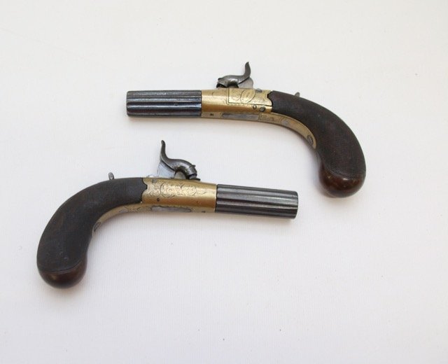 PR. HARRISON DRIFFIELD PISTOLS: PR. OF J. HARRISON DRIFFIELD SINGLE SHOT PERCUSSION REVOLVERS - IN CASE WITH CRIMPED STYLE BARRELS AND BRASS TRIM Dimensions: