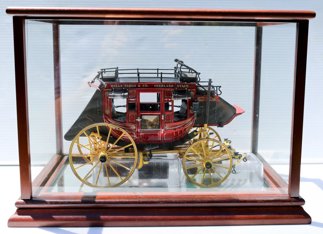 FRANKLIN MINT WELLS FARGO STAGE COACH (1 of 3)