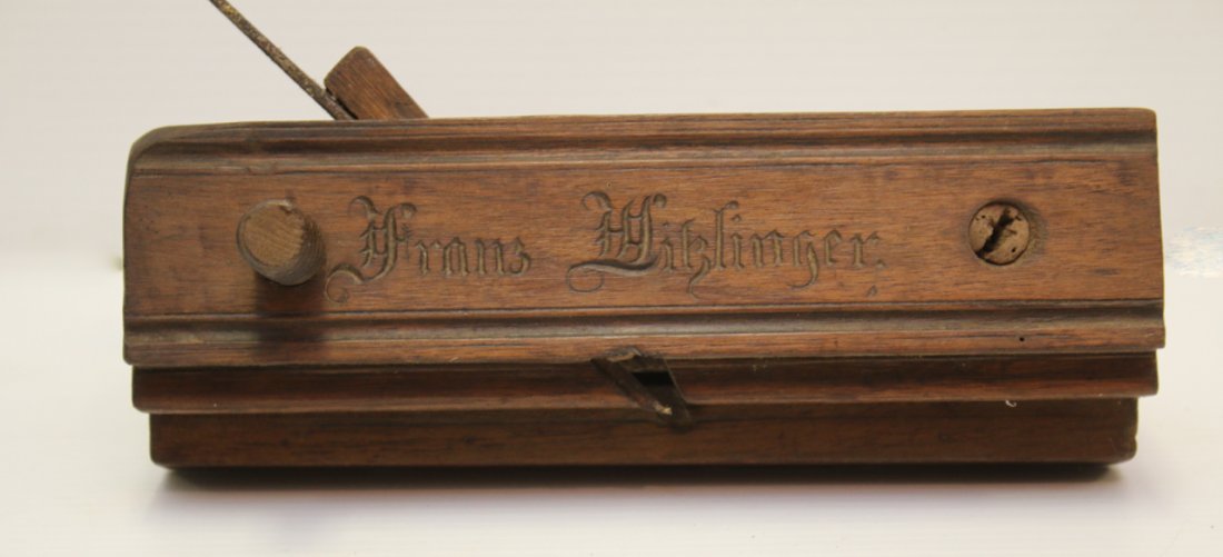 ANTIQUE WOODEN PLANE (1 of 4)