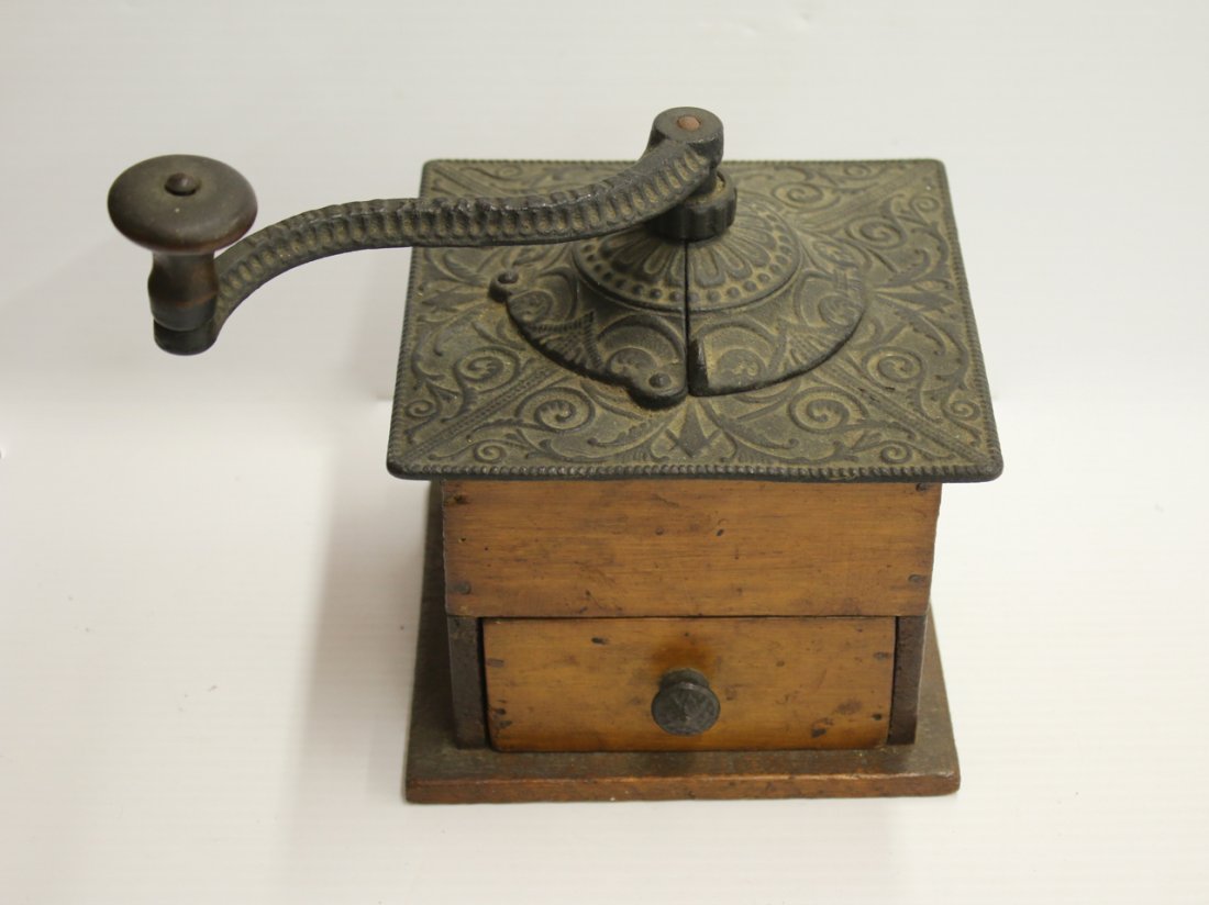 WOODEN COFFEE GRINDER (1 of 3)