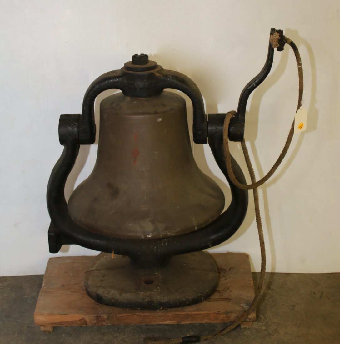 BRASS AND CAST IRON STEAM LOCOMOTIVE BELL (1 of 2)