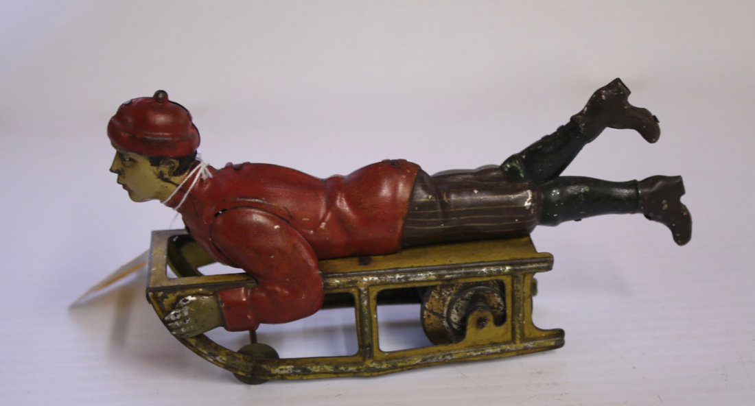 VINTAGE TIN FRICTION TOY (1 of 4)