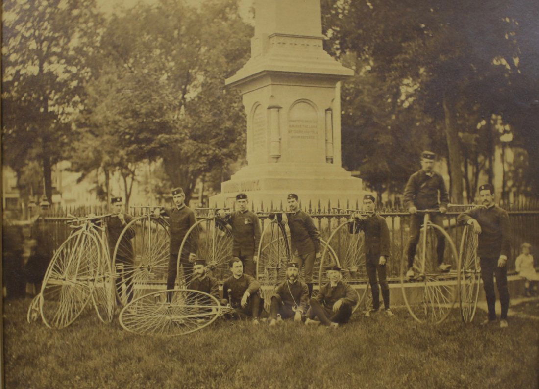 VINTAGE BICYCLE PHOTO (1 of 2)