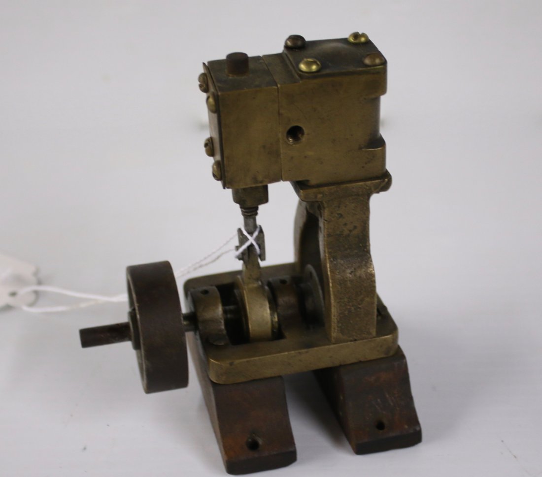 SMALL ENGINE MODEL (1 of 3)