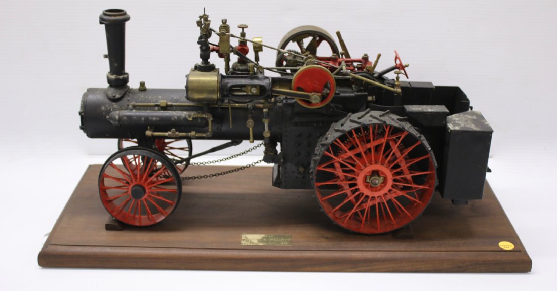 MODEL TRACTOR (1 of 3)