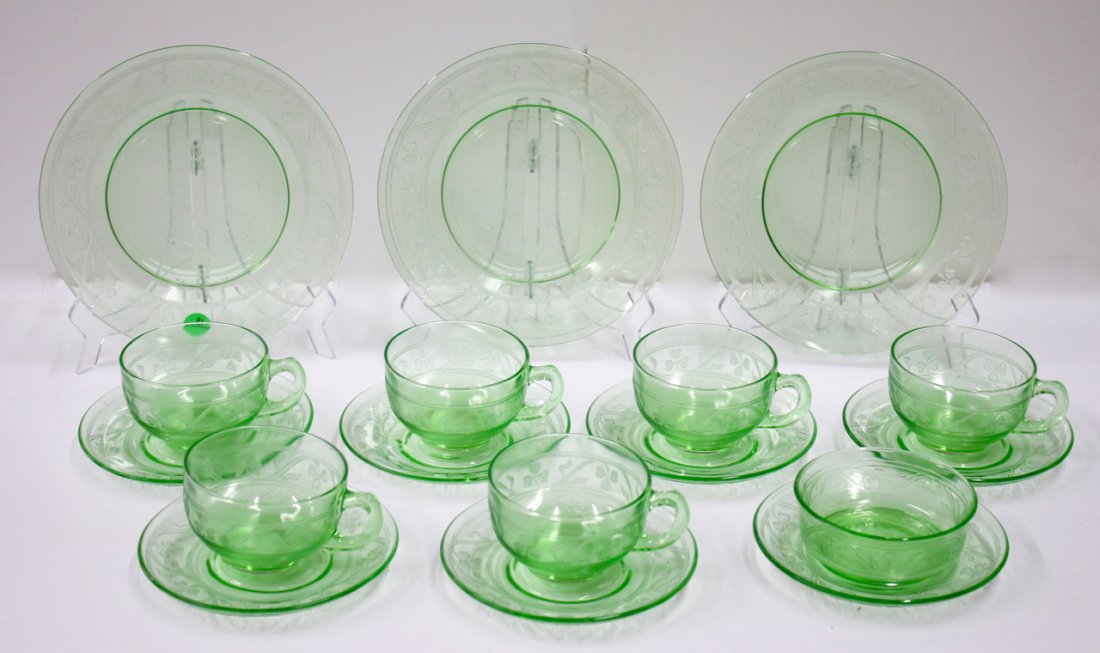 CLOVER LEAF / SHAMROCK CRYSTAL BY HAZEL ATLAS (17 PC'S): GREEN (3) 8" PLATES; (6)CUPS & (7) SAUCERS; (1) BERRY BOWL Dimensions: