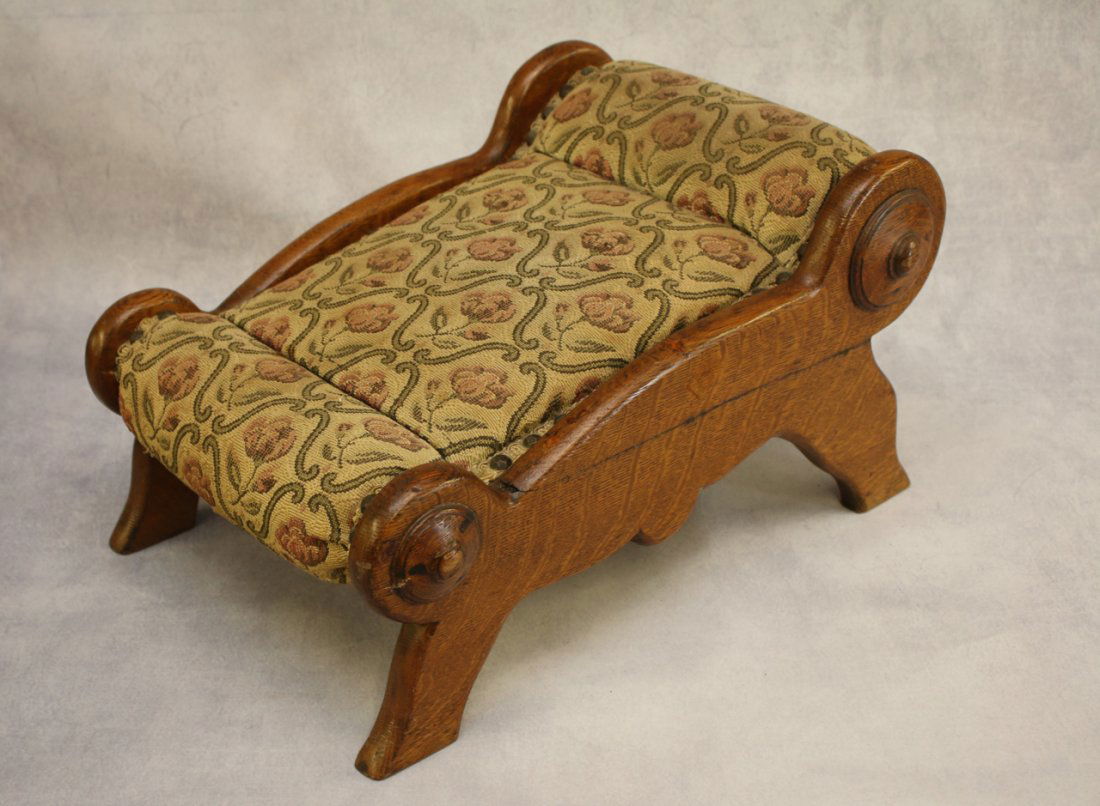 ANTIQUE OAK FOOT STOOL (1 of 3)