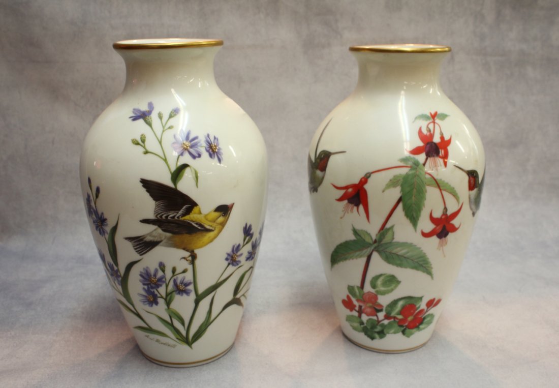 2 FRANKLIN MINT VASES (1 of 5)