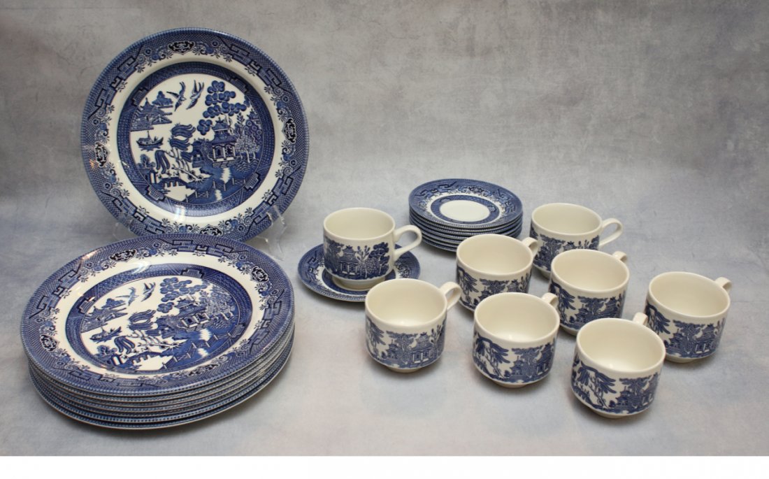 SERVICE FOR 8 BLUE AND WHITE WILLOW: CHURCHVILLE ENGLAND WILLOW - 8 -10" DINNER PLATES, CUPS AND SAUCERS Dimensions:
