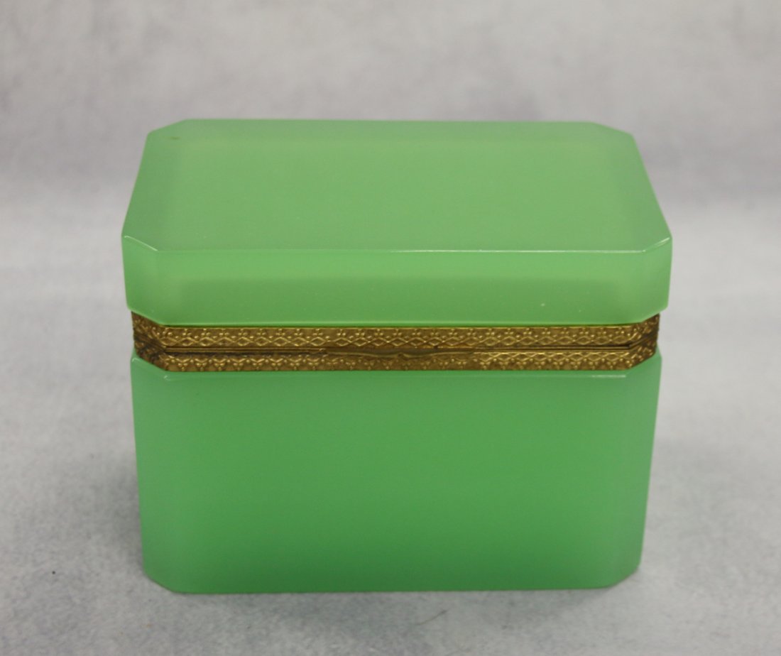 FRENCH OPALINE GLASS BOX (1 of 4)