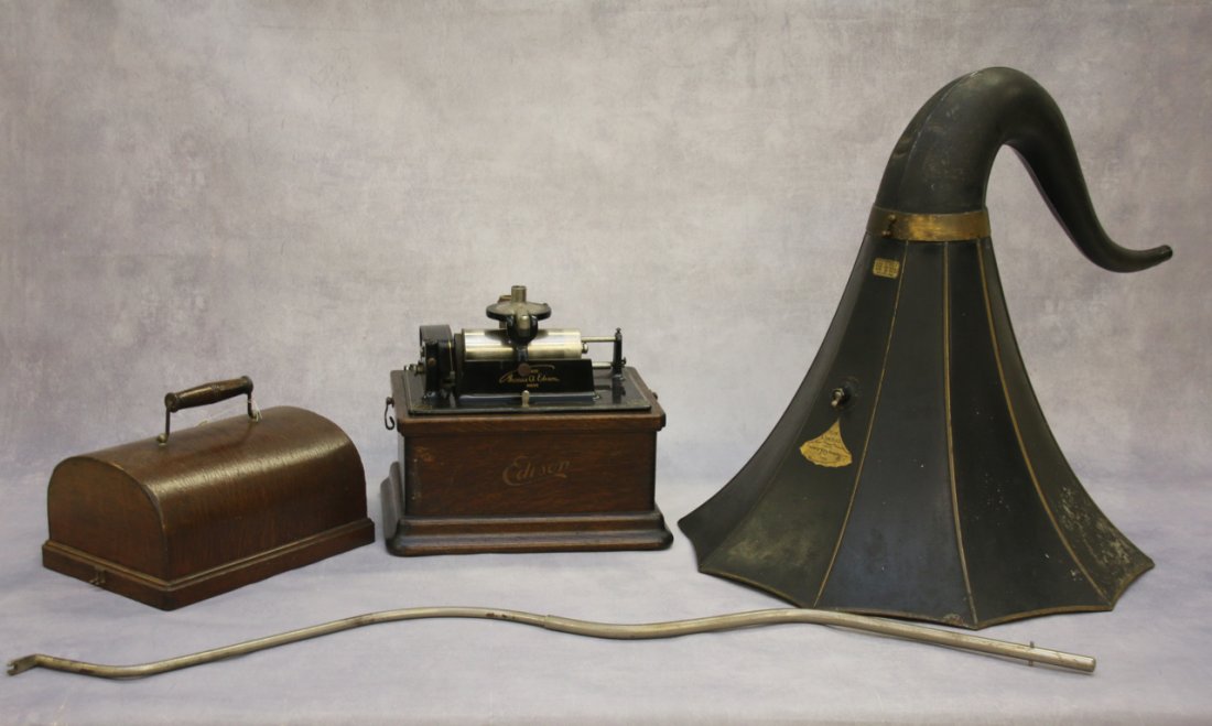 EDISON FIRESIDE PHONOGRAPH (1 of 5)