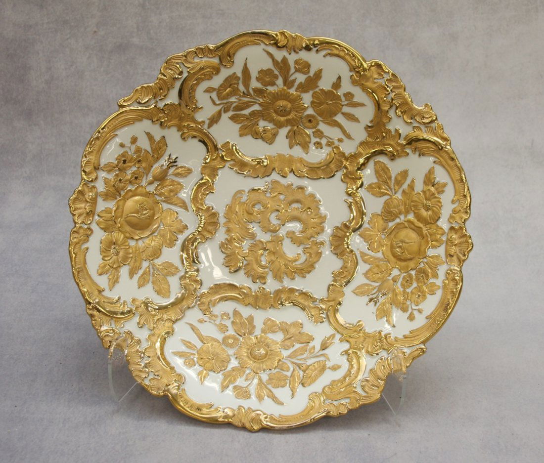 MEISSEN PORCELAIN SERVING BOWL: GERMANY, LATE 19TH/EARLY 20TH CENTURY, RAISED FOLIATE - UNDERGLAZE CROSSED SWORDS MARK 11 1/2" 12 1/4"