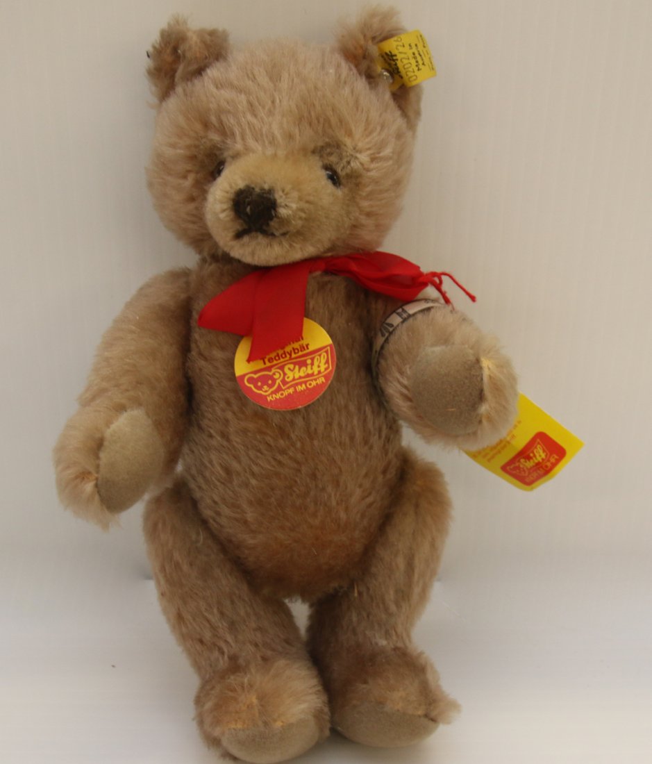 STEIFF TEDDY BEAR: ORIGINAL EAR TAG - MADE IN AUSTRIA 9 1/2"