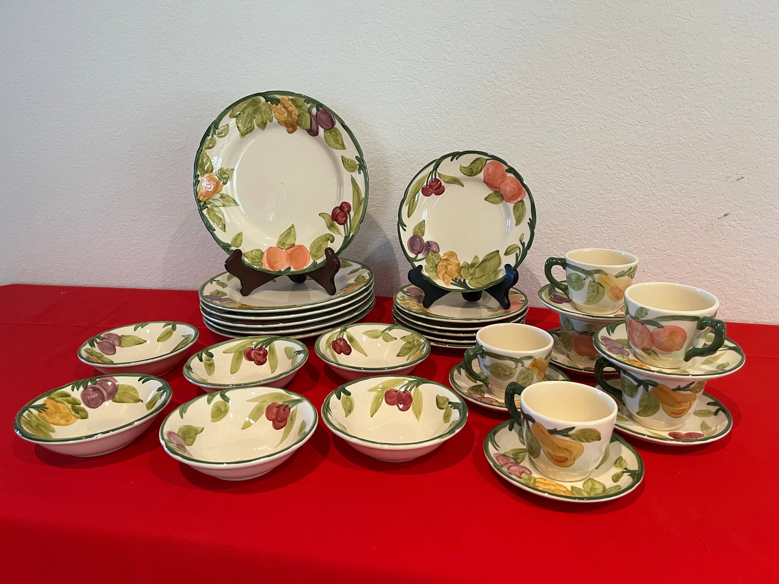 Franciscanware China Set (1 of 7)