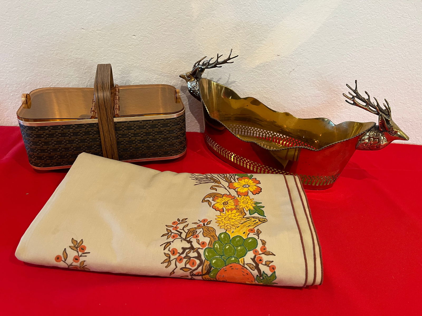 Holiday Tablecloth, Bread Warmer & Basket, 3 Pieces (1 of 9)