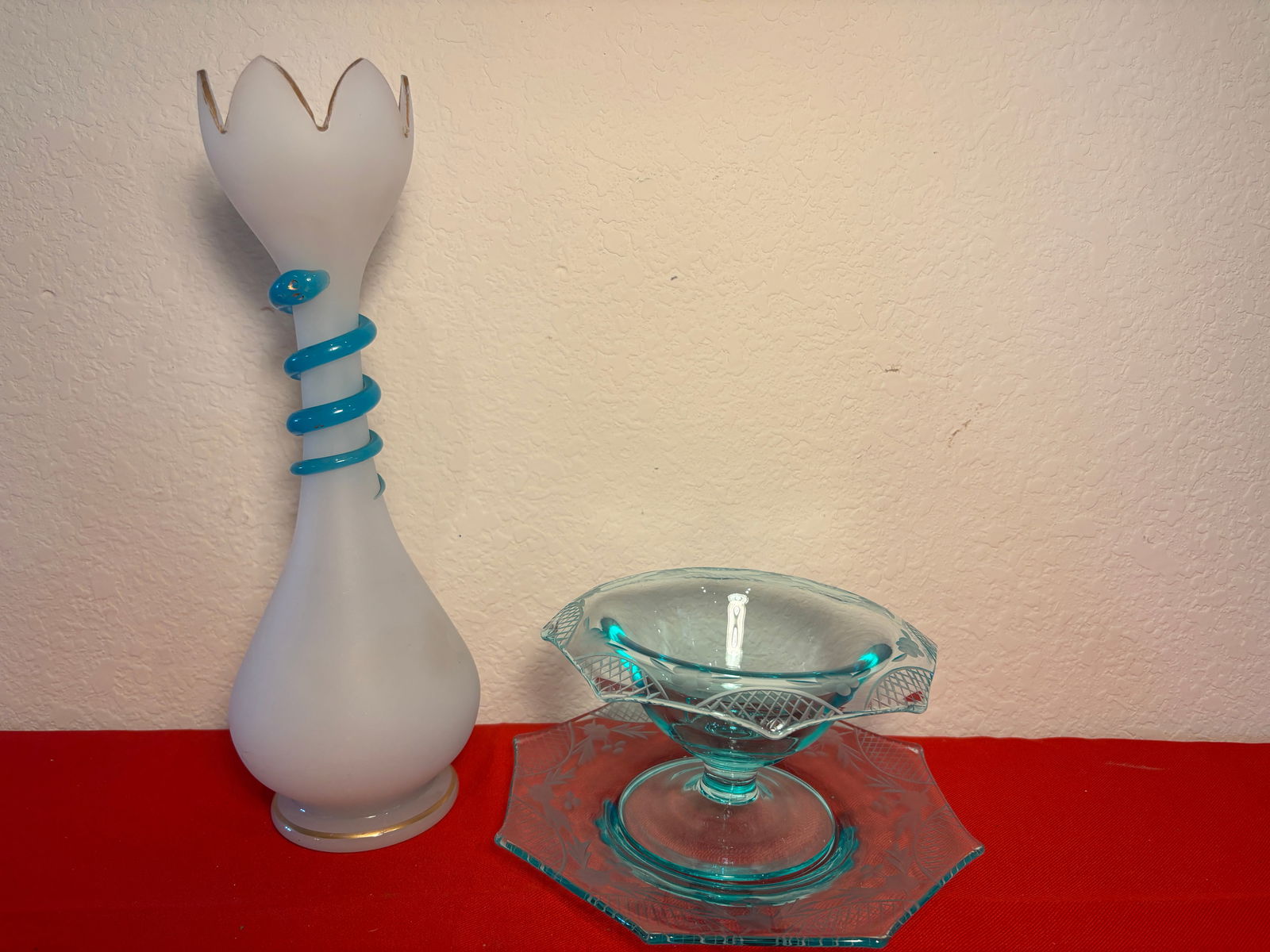 3 Piece Vintage Glass Lot (1 of 4)