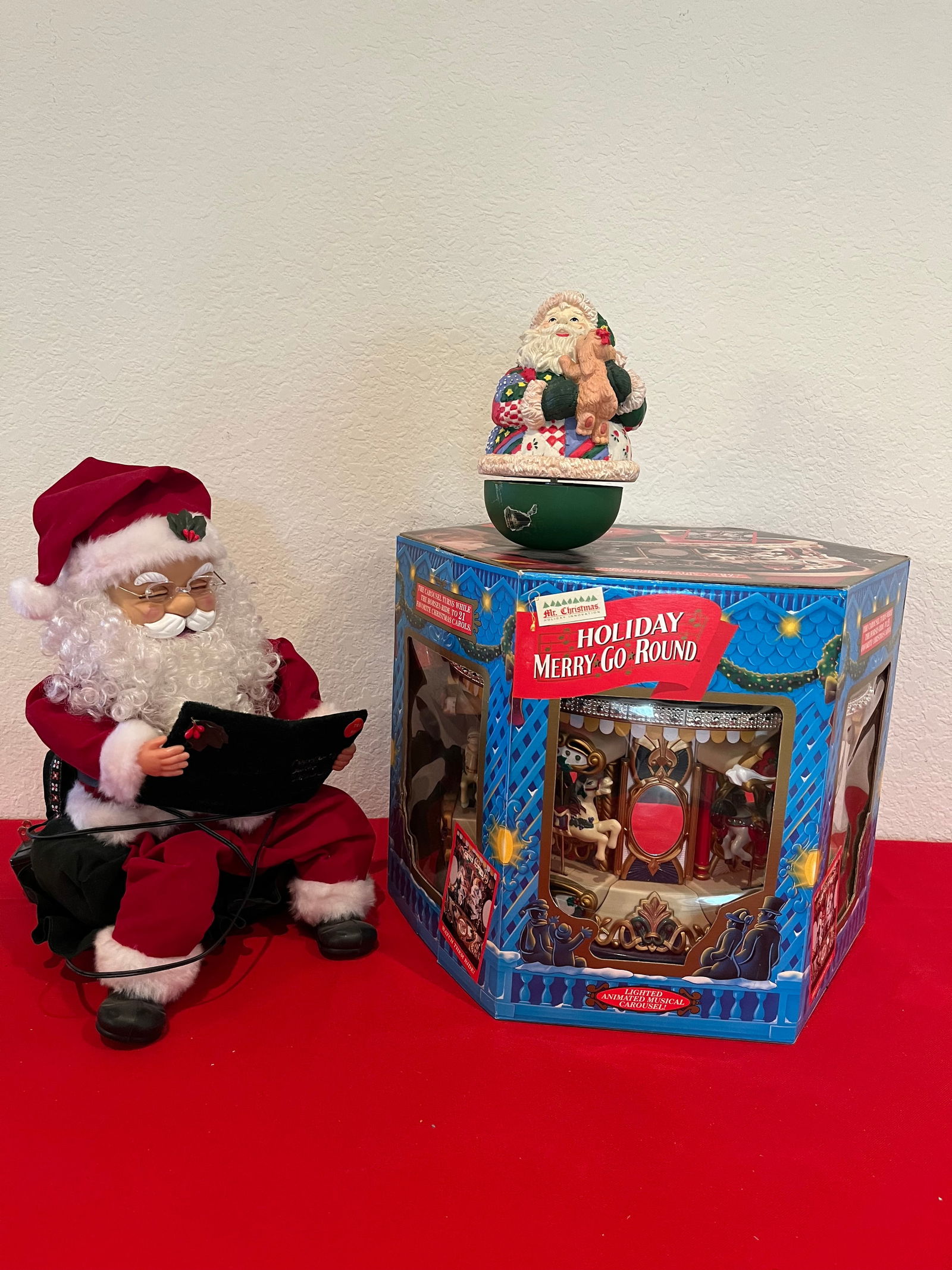 Musical Christmas Santa & Carousel Lot, 3 Pieces (1 of 5)
