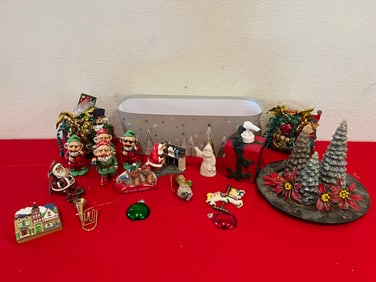 Holiday Decor, Ornaments, & Magnets Lot, 29 Pieces