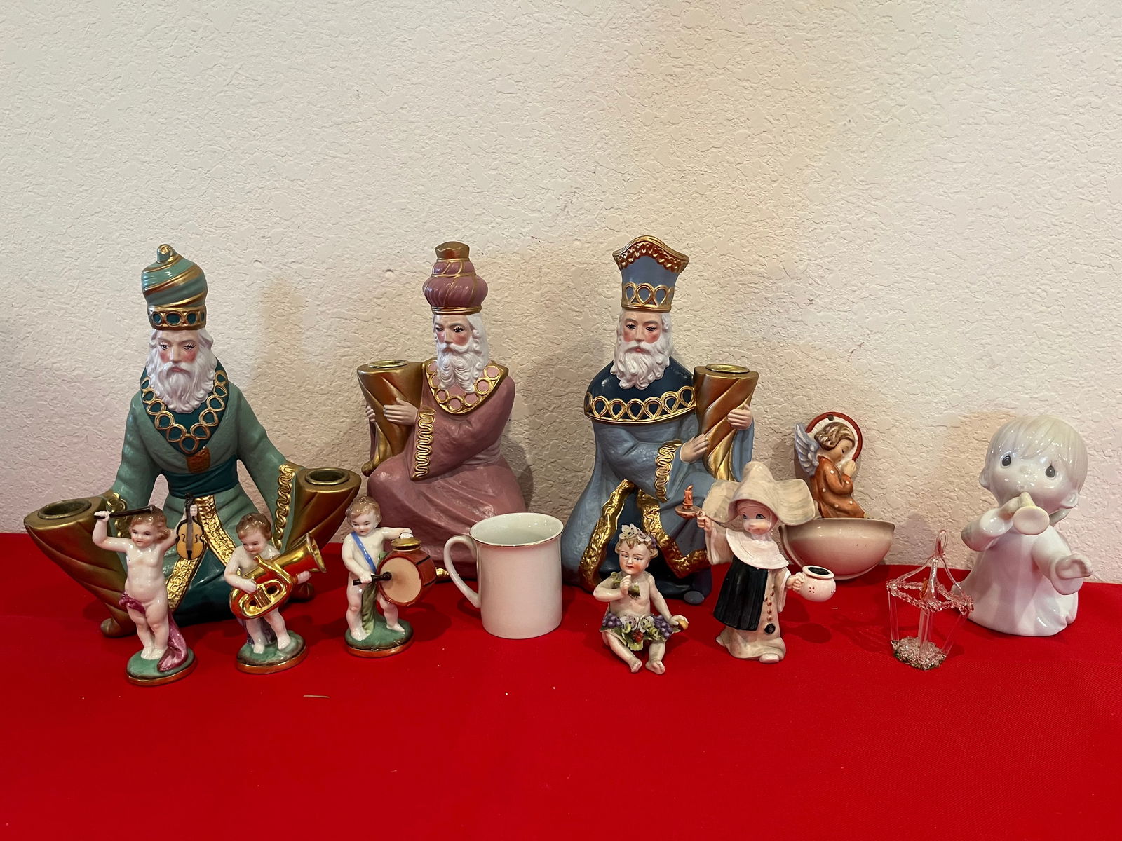 Holiday Figurine Lot, 12 Pieces (1 of 8)
