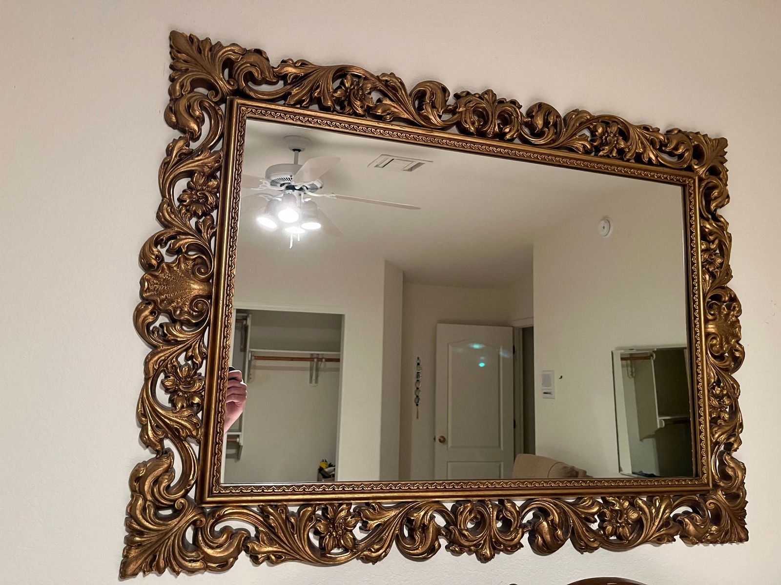 Large Wood Floral Themed Mirror. (1 of 4)