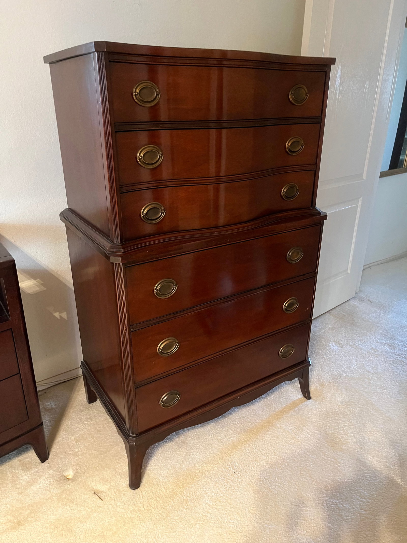 "White" Dresser, 6 Drawers, Vintage: Used, Minor scoffs. Dove Tailed.
