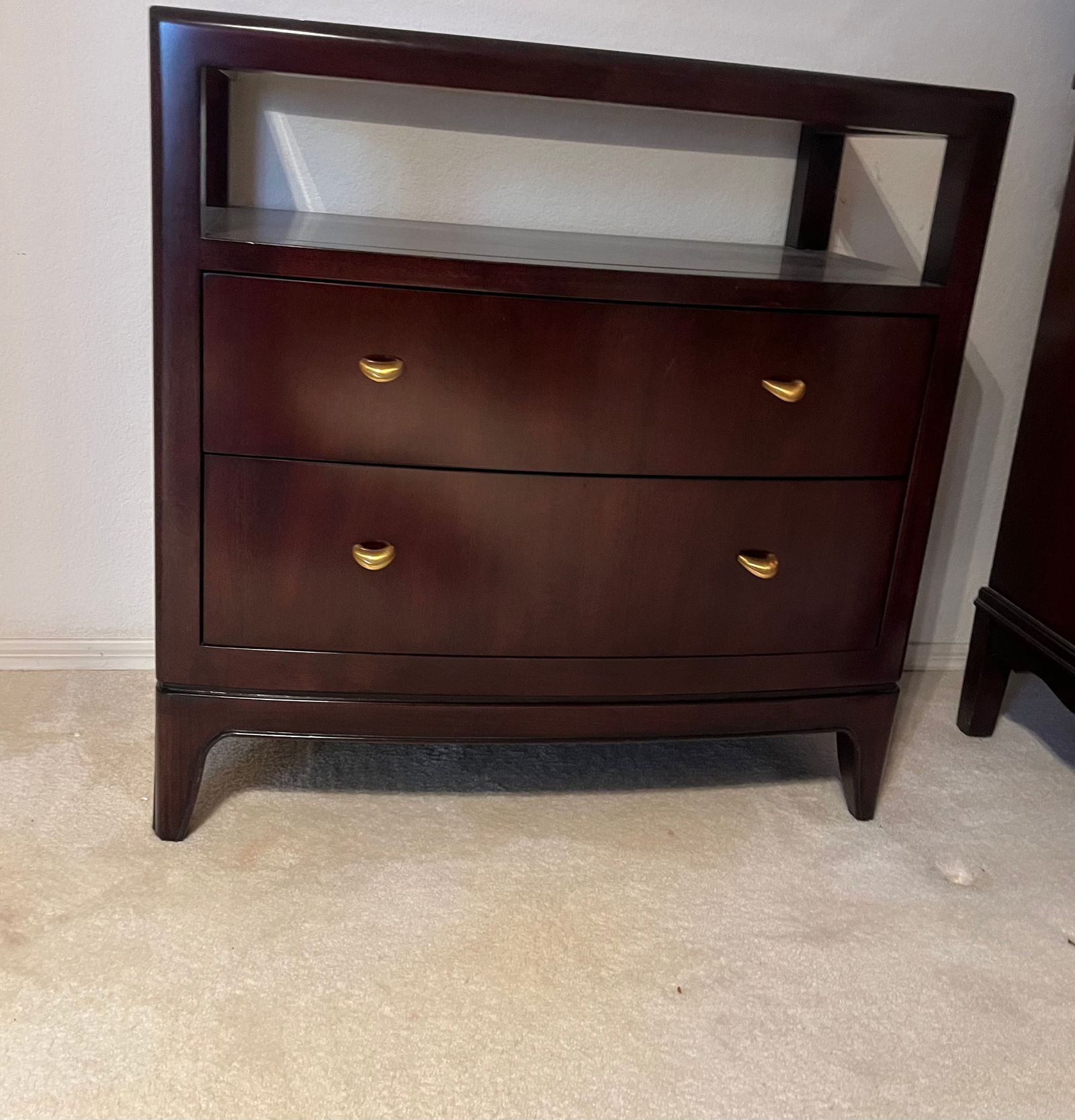 "Thomasville" Cabinet: Good Condition.